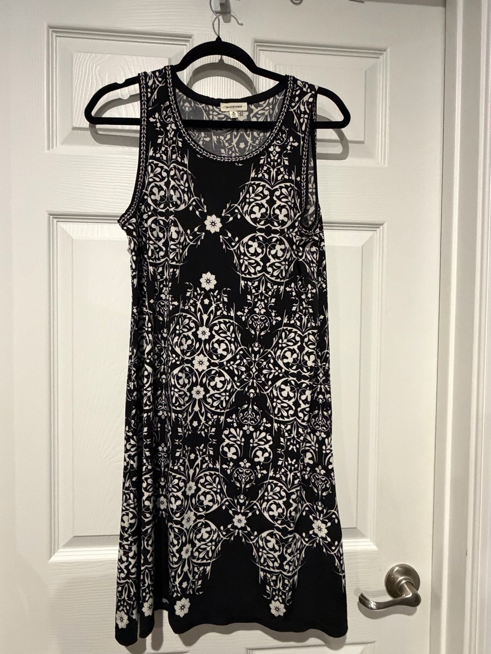Max Studio Black and White Sleeveless Patterned Mini Dress
